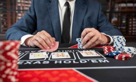 Antarmuka permainan PG Soft di batikpoker dengan menu slot dan live dealer